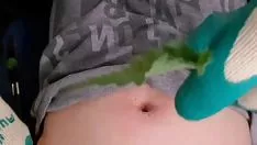 Jouer Urtication dans l'omphalus