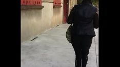 Riproduci Bionda impressionante in leggins 3