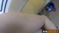 播放 在欧洲经济共同体捡到一条热裙子