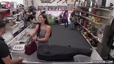 Afspelen Hete Braziliaan probeert een cello te laten weken - porn soak