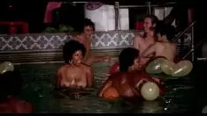 Odtwórz Ugniatać salonowe floozys (1973)