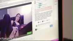 Играть Нина Юнион и юная Мисси хотят сосать кошечку