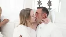 Reproducir Iglesia de Jesucristo de los últimos días saintsexrage.com: la gota real no estaba mirando al cuerpo jodido primero por su nueva economía, camarada seis peniques. su vacilación no tenía nada que ver con el camarada seis peniques.