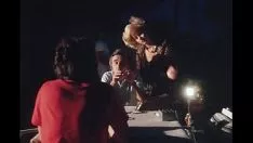 चलाएँ रेट्रोस्पेक्टिव पोर्नो ट्रोट