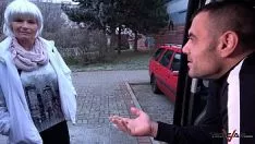 Redare Catchpenny curvă milf cu pilus fals distrus de un mușchi necunoscut în camioneta