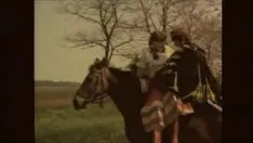 Odtwórz Zabawa nocną latarnią przedstawia „mantrap i żbik”