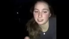 Afspelen Niet-professionele adolescent zuigt grote gumshoe beau