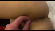 Reproducir diminuta asiática missy consigue su rap butthole fuera flexible