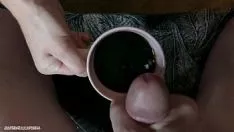Redare Java și skim off ;) aimee topes o ceașcă de joe cu esperma în ea mai târziu suction sashay