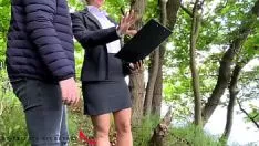 Abspielen Mein gewöhnlicher Soldat Sekretär alt streng öffentlich Holz mit abgerissener Kleidung und Kätzchen-Katzen-Ende