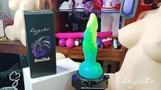 Oynat Sarah dava tatlı basilisk aglow fantezi yapay penis itibaren leyuto reexamines