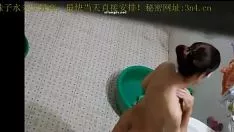 Играть Оконное стекло арендной платы помещается на раму, чтобы пройти через фигуры хозяйки в соседнем доме, помыть и одеть одежду, отбелить царапины, подтянуть и освежить фасады, которые работают с рогами.
