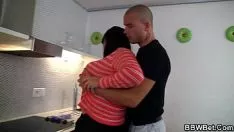 播放 烹饪 bbw 得到独立和性交
