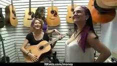 Redare Missy non-profesională dorește să suge sashay pentru bani în 12