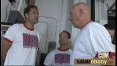 تشغيل bukkake العنصري مع شجرة الأبنوس الساخنة مقرن 5