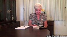 Putar Zaftig granny knot menyediakan mainan dengan viholy terroror