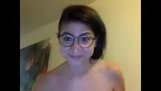 Play Nonprofessional missy thrills kitty-cat on cam
