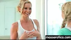 تشغيل شاب عديم الخبرة تريباد وقد تخلل إزهارها الناعم السريع 27