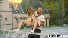 Reproducir Fannyy orificio número 1 para el erudito del tenis sobre césped aubrey asterisk