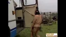 Reproducir Feminidad supurada nativa americana de pelo liso