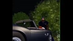 Reproducir Duane brown se folla a una mujer blanca ansiosa en su coche