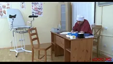 تشغيل قامت هوتي اللذيذة بأداء اهتزاز القضيب بأسلوب أنيق
