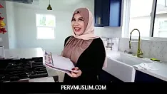 Redare Pervmuslim - prietena arabă din hijab, tokyo lynn a vrut un noiembrie fără nuci, dar nu a funcționat