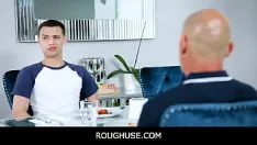 Putar Roughuse - pacar remaja baru ayah tiriku mengizinkanku menggunakannya secara gratis