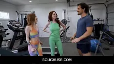 Putar Roughuse - remaja freeuse adalah objek seks kapan saja untuk pelatih pribadi - madi collins, aria carson, robby echo