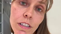 Afspelen Vrouw eet vore (vorarephilia), femdom fetish en vernedering