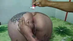 Redare Big Ass Ebony Lizi Love ia o lovitură anală tare și înghite cum
