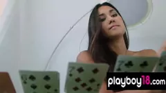 تشغيل الأداء الفردي الحسي للإلهة اللاتينية جيني سانتياغو: أثداء مثالية وجمل محلوقة