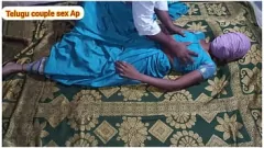 चलाएँ देसी गृहिणी की भाप से भरी साड़ी का आकर्षण: असली भारतीय जोड़े की भावुक शौकिया मुठभेड़