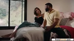Afspelen Stap Dad Draven Navarro kan niet weerstaan ​​dat Shemale Step Daughter Jade Venus 'Big Tits and Bareback Cock
