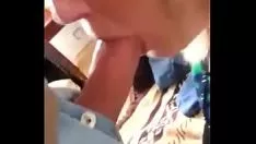 Abspielen Mädchen saugt mein Sperma ein