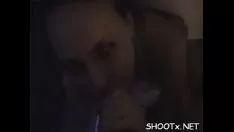 Riproduci Impressionante adolescente di maggioranza dà il suo fantastico lavoro di sperpero e subisce il desiderio di un chomp